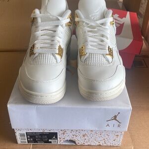 Jordan Women's Sneakers in White and Gold